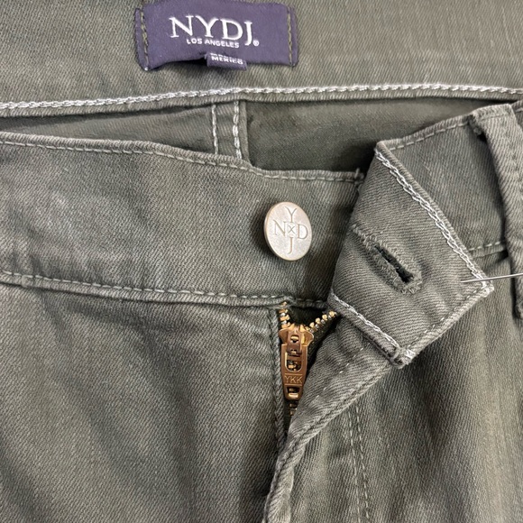 NYDJ Women’s Dayla Embroidered Wide Cuff Capri Jean Lift Tuck Size 10 - Picture 15 of 16